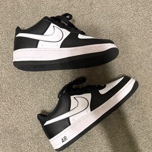 Nike Kids Black and White Sneakers